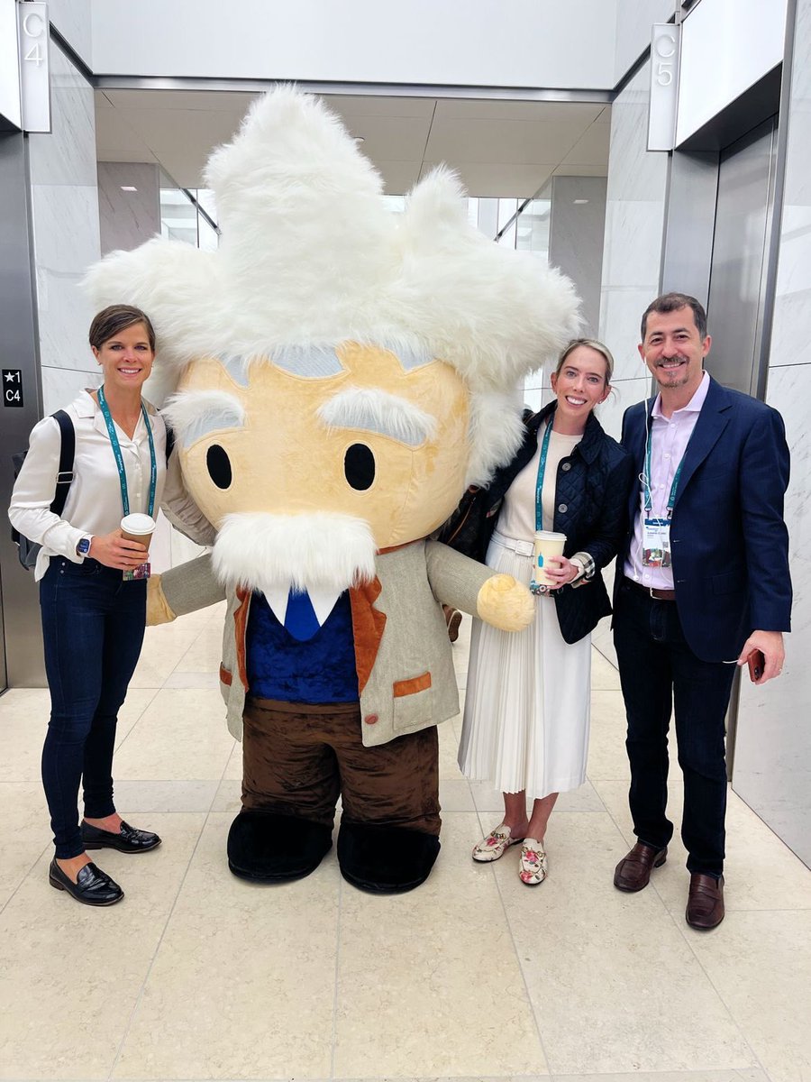 KatieOMIA's tweet photo. What an incredible first #DF22 ! The Dreamforce magic is real! Amazing to connect with so many customers, meet colleagues IRL for the first time and catch up with old friends! Can’t wait for 2023! @salesforce https://t.co/6YKLMEqxGH