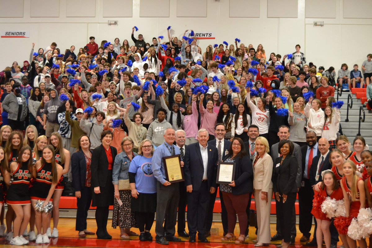 <a href="/kirkwoodhs/">Kirkwood High School</a> welcomed @GovParsonMO <a href="/MoCommissioner/">Karla Eslinger</a> to celebrate KHS as a National Blue Ribbon School. 
kirkwoodschools.org/site/default.a…