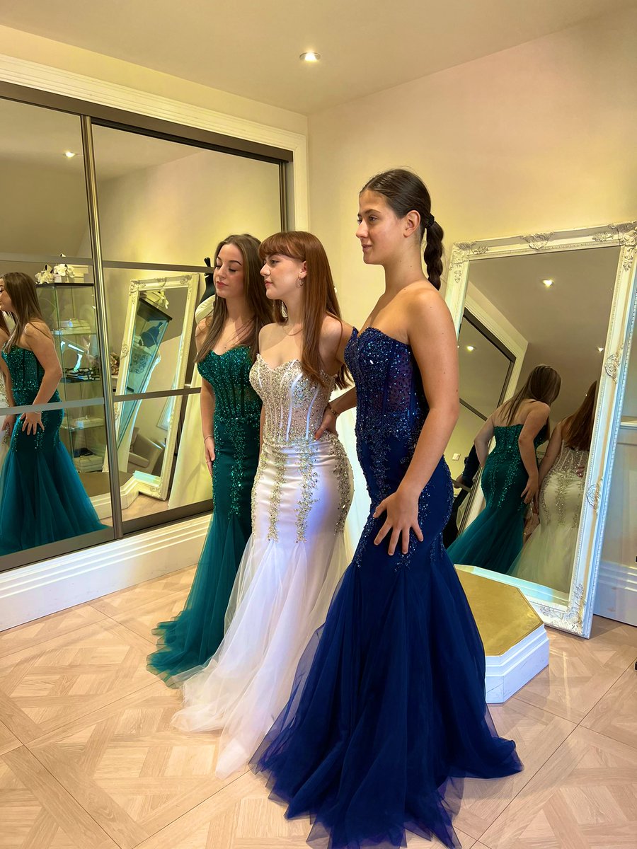 kixxmekate's tweet photo. If you can’t see anything beautiful about yourself, get a better mirror #prom2023 https://t.co/TBsFZZUZhE