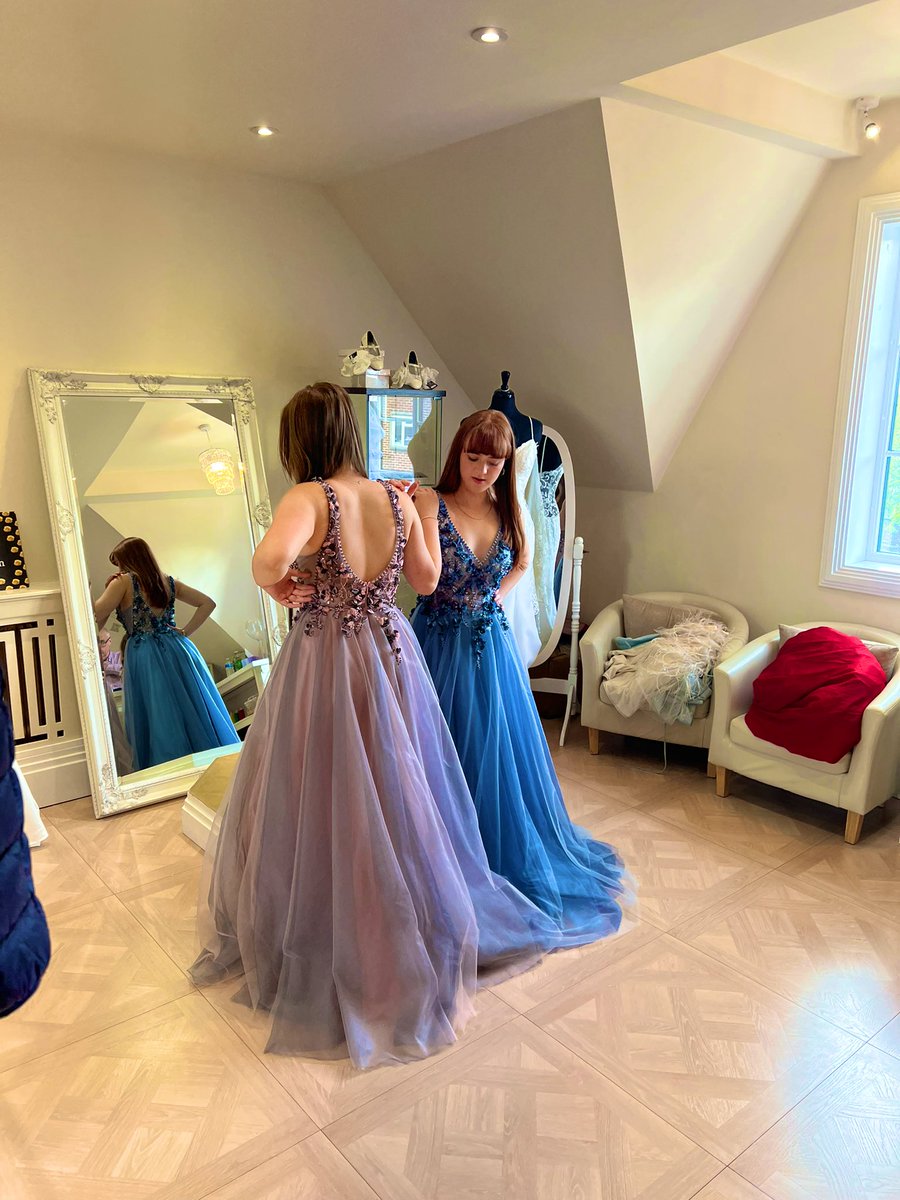 kixxmekate's tweet photo. If you can’t see anything beautiful about yourself, get a better mirror #prom2023 https://t.co/TBsFZZUZhE