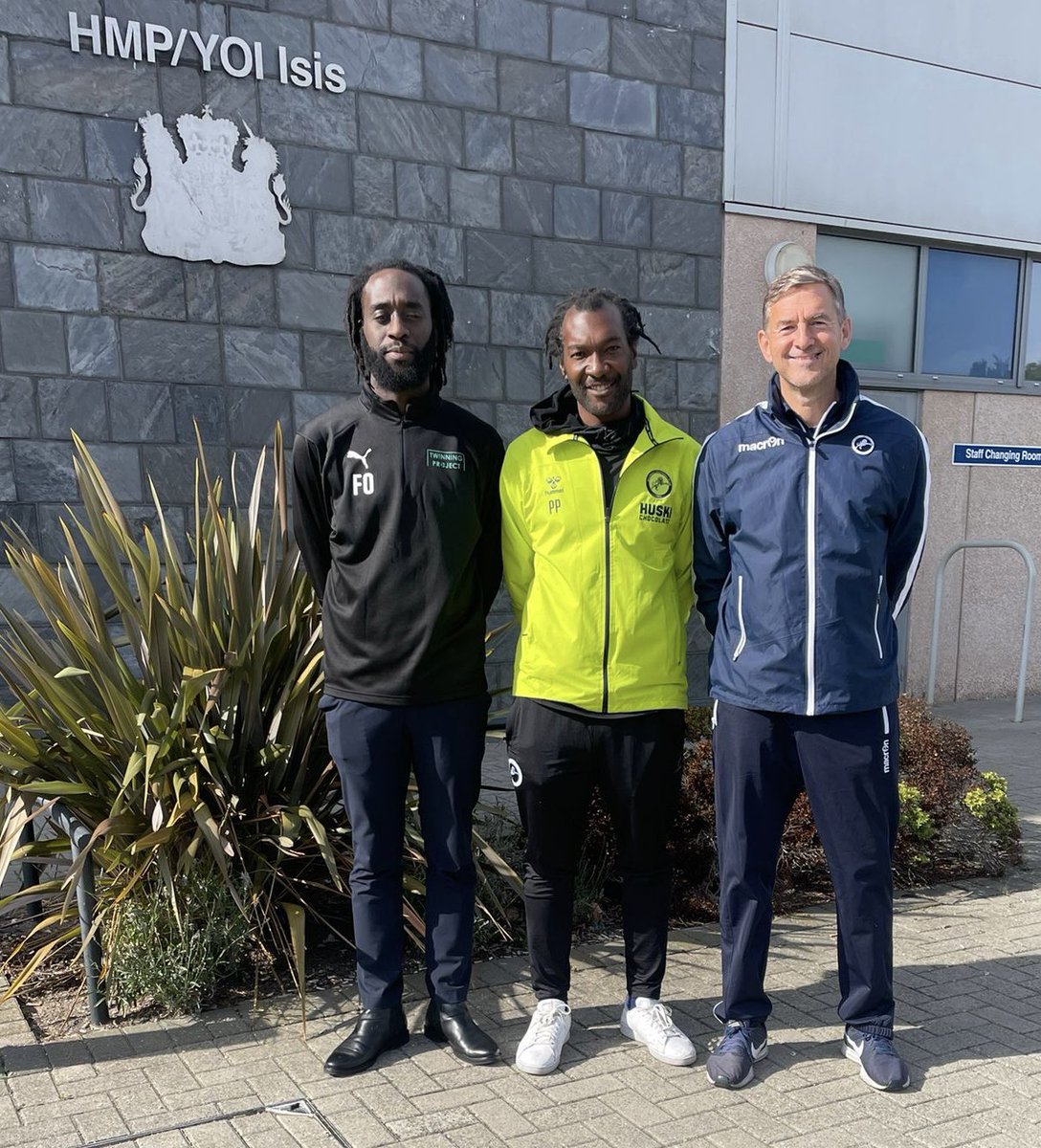 Weekly catch up Tuesday - Thursday Delivery of @ProjectTwinning in @HMPIsis on behalf of @Millwall_MCT Photo; ▪️ Me, my colleague Farhad & Paul Palmer from @MillwallFC supporting the course Thurs morning So many magical moments & evidence that we can affect behaviour change