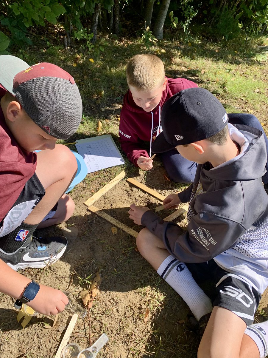 MrsAndersoncms's tweet photo. How many different organisms can you find in one square foot? Apparently quite a few! Who knew? 🤷‍♀️ #sciencerocks #handsonlearning #getoutside @cms_grizzlies https://t.co/VquxU7uLaQ