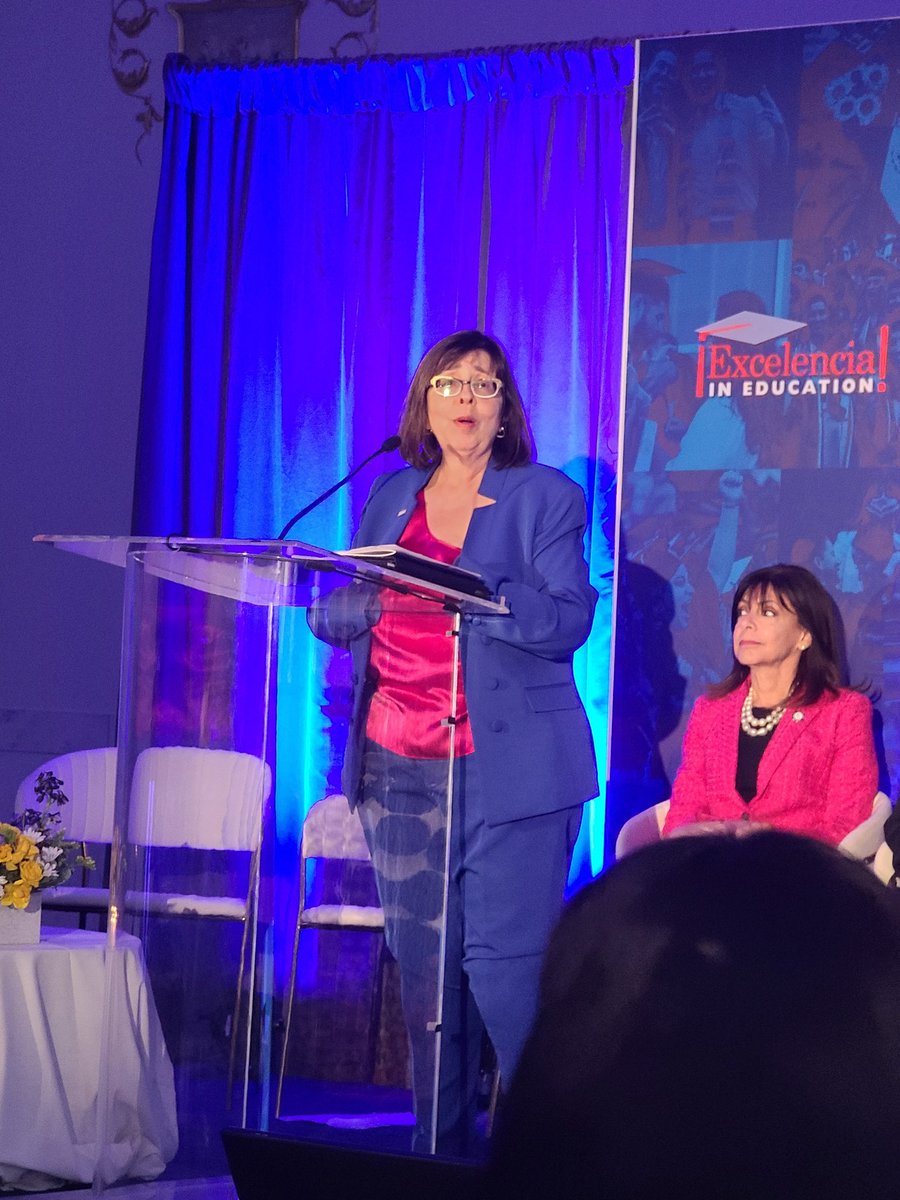 Sarita Brown and Deborah Santiago acknowledged the amazing work done across the country. Latino success in higher education. @ACTEquity <a href="/ds_excelencia/">Deborah Santiago</a> @ex