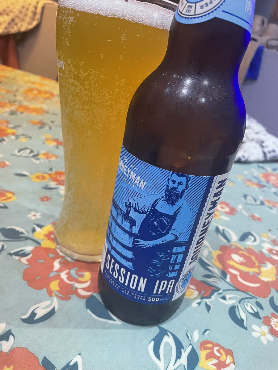 geedub28's tweet photo. Opening a birthday present. From me. But it still counts! #sessionipa #craftbeer #craftbeersnob #journeymanipa https://t.co/FSlvTUojLY