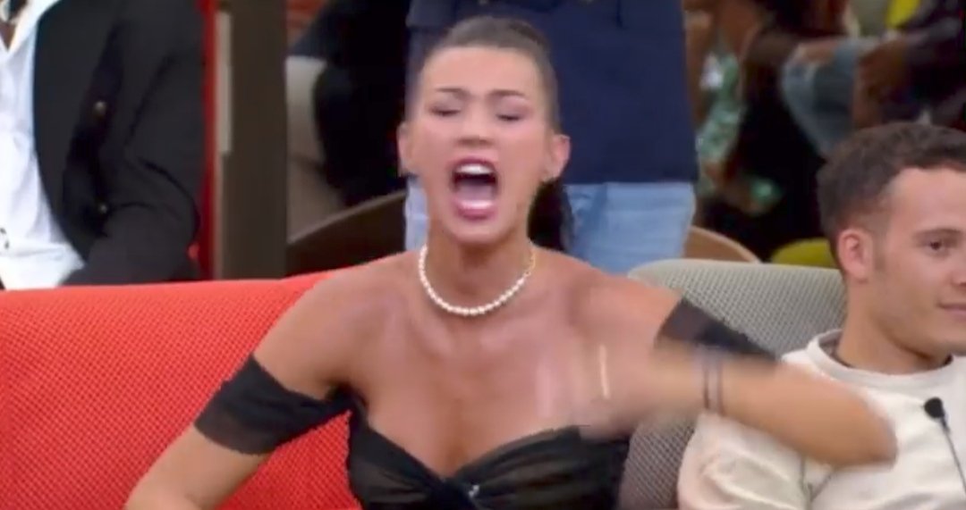contechristino's tweet photo. Elettra, scusa se abbiamo dubitato anche solo per un nano secondo di te. #GFVIP https://t.co/Lv7kE8LkV5
