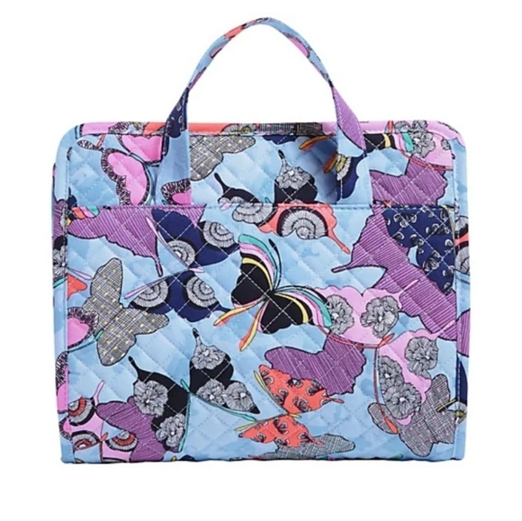 f2c265f5a9264bd's tweet photo. So good I had to share! Check out all the items I'm loving on @Poshmarkapp #poshmark #fashion #style #shopmycloset #verabradley: https://t.co/56DBMnl6c9 https://t.co/2WluqAHVto
