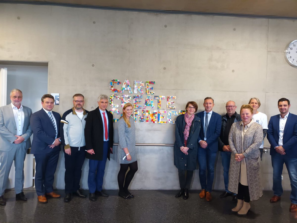 lenster_lycee's tweet photo. Projet d'établissement: "Routes to the Future" project has the aim of creating harmonisation across our growing & culturally diverse school.
In cooperation with staff, students & parents we created 3 pillars which we all will aspire to: #care, #create, #connect
#llis #proet https://t.co/9HFyw2EbXY