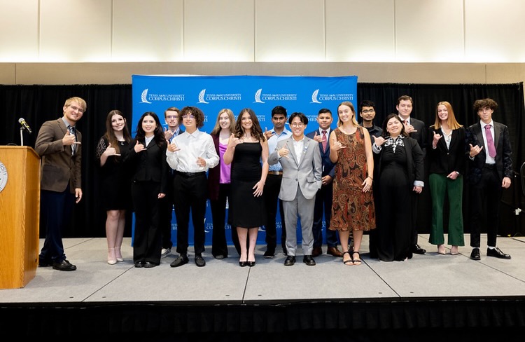 TAMUCC_SGA's tweet photo. Congrats to all the new members of the 32nd session of the student senate! We would also like to thank all deans, staff, and students who participated in the ceremony! 🎉 🤙 https://t.co/XWlphWds57