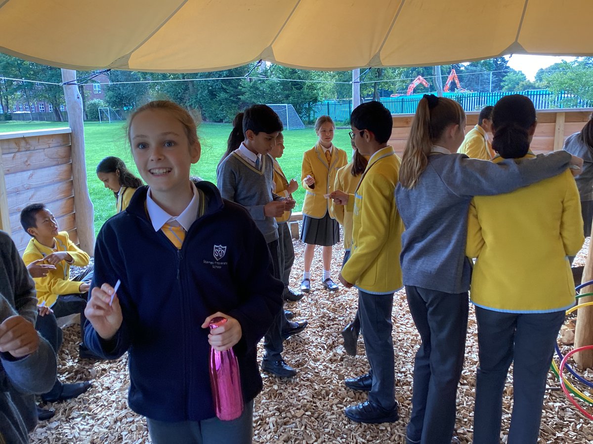 StainesPrepYr6's tweet photo. #StainesPrepYear6 Leadership training in action. All aiming to #StainesPrepBeYourBest and be the role models for the younger children in our community #StainesPrepListen https://t.co/XZFWN1FHT1