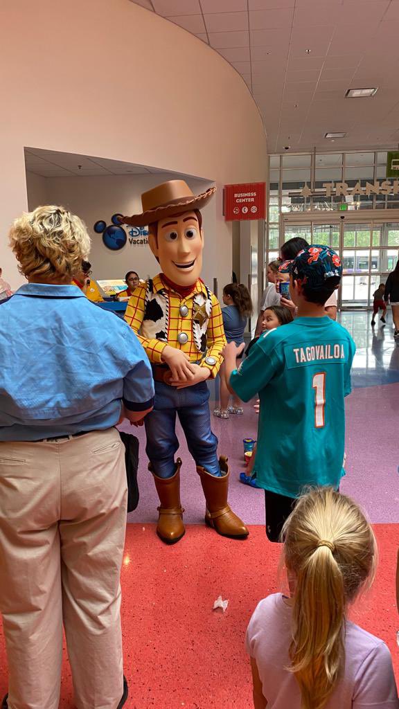 Attractions Magazine On Twitter Woody And Jessie Met With Guests At attractions-magazine-on-twitter-woody-and-jessie-met-with-guests-at