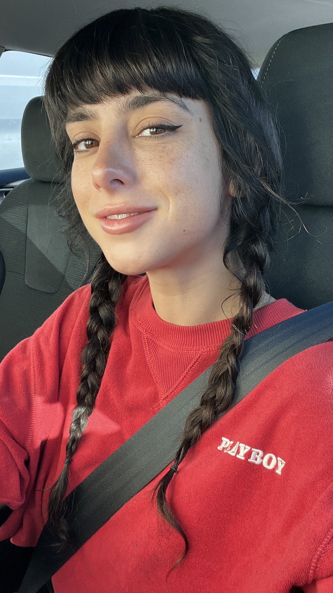 Hi 🤗 https://t.co/ootgC7qqiH