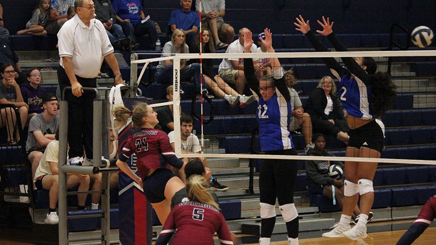 Volleyball: Warrior Volleyball Sweeps Friends
#SwordsUp - scwarriors.com/article/3617