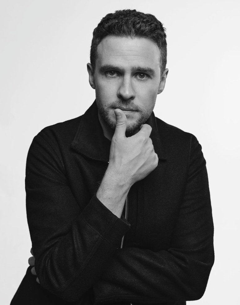 iaindcnews's tweet photo. 🆕️| Iain has been cast as "Arthur" in the Tv Series adaptation of 'The Winter King' 👑, a trilogy of books by Bernard Cornwell. Filming on the 10 episode series began in July &amp; will wrap in January 2023. It is being filmed in Bristol &amp; Wales. #sony #badwolf #TheWinterKing LEAD! https://t.co/Xzp6qjhuVx