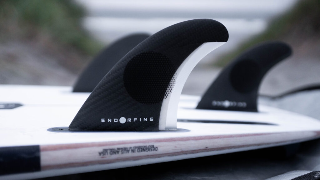 Cleanlinesurf's tweet photo. At the tail end of 2021, Kelly Slater introduced Endorfins to the market. Modeled after the KS1 fin template, the Endorfins are crafted to be a more eco-friendly set of fins that still perform at a high level. 

Endorfins KS1 Fin Review:
https://t.co/SqZLJKI2MG https://t.co/T2wFWZlQSr