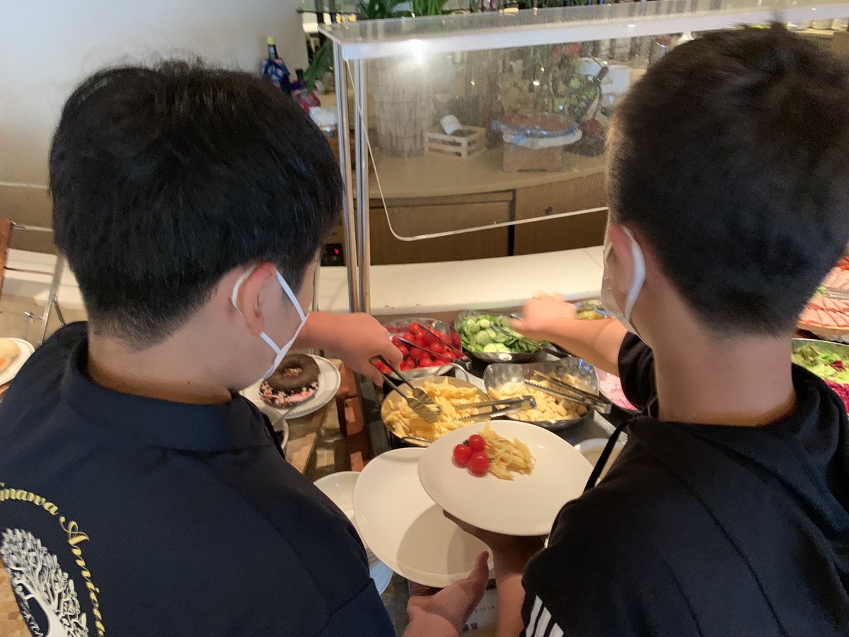AmicusOkinawa's tweet photo. 5年生宿泊学習2日目
美味しそうな朝食に、朝からみんな嬉しそうです。
G5 Overnight Trip Day2
Having a good breakfast
#沖縄　#沖縄アミークス　#万座ビーチリゾート #anaintercontinental https://t.co/HQAxY6Jbza