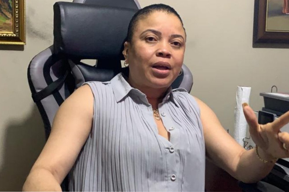 modelfm883's tweet photo. L'ancienne directrice générale du Service Métropolitaine de Collecte de Résidus Solides, Magalie Habitant a été agressée par des manifestants ce jeudi. Elle a été frappée à coups de pierres. Elle est sortie blessée.#Modelfm https://t.co/gQPI3BxeCU