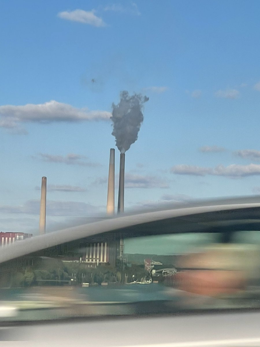 _thatbeanhead_'s tweet photo. Growing up I thought clouds came from factory’s!!! #Clouds #KidMindset https://t.co/m7bRxGWyyL