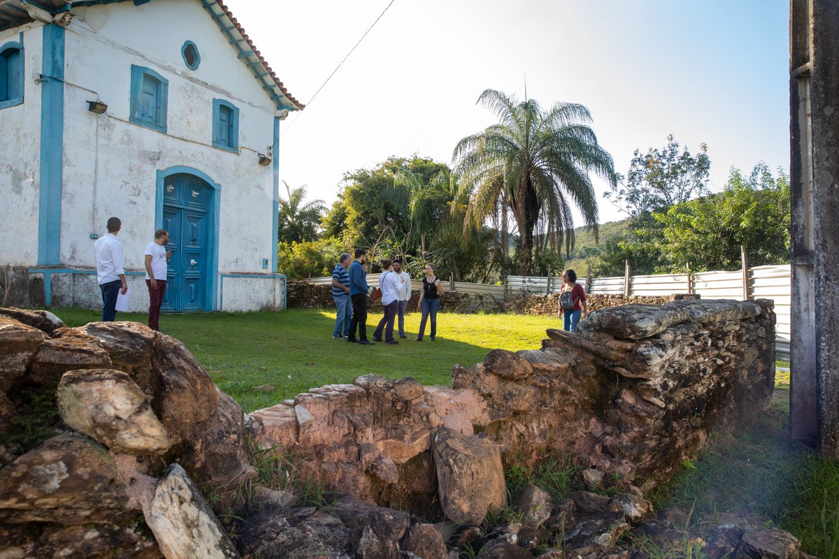 JornalASirene's tweet photo. Erguida no século XVIII, a Capela de Nossa Senhora das Mercês, em Bento Rodrigues, periga não resistir ao descaso da Renova.
Foto: André Carvalho
#jornalasirene #atingidos #minasgerais #paranãoesquecer #Justica
Acesse: https://t.co/jlOOwlooGE. https://t.co/qoBKnffjwZ
