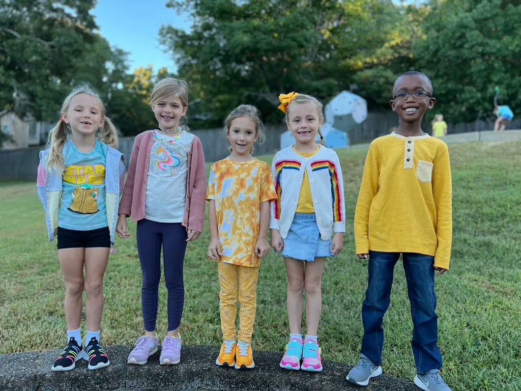 AnthonySchool's tweet photo. Going gold today for childhood cancer awareness month! Our students and staff enjoyed wearing gold and yellow today. #ChildhoodCancerAwarenessMonth #BrooklynProjectFoundation https://t.co/fTebJglEbJ