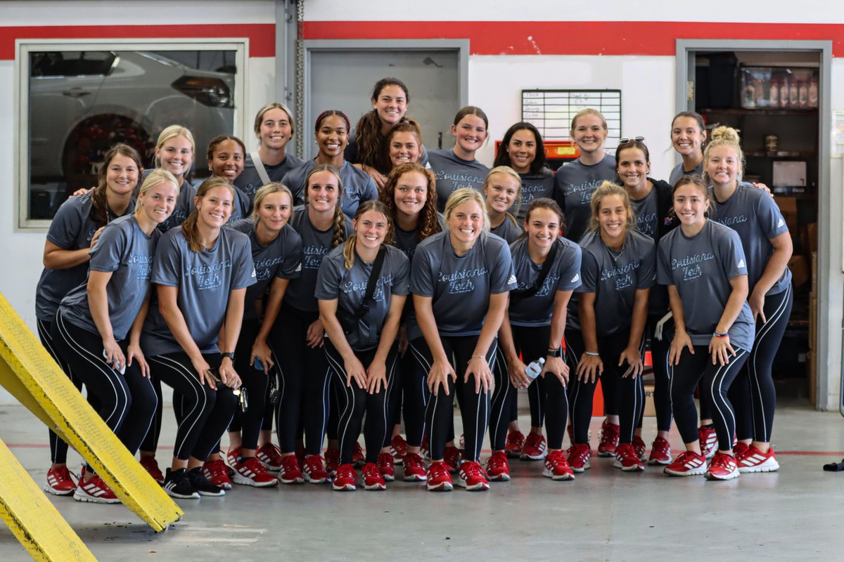 LATechSB's tweet photo. ✨ Learning in the classroom, on the field and beyond ✨

A very special thanks to @ToyotaKarl for taking the time to teach us some valuable lifelong skills this afternoon.

#EverLoyalBe https://t.co/NspDT3C1ug