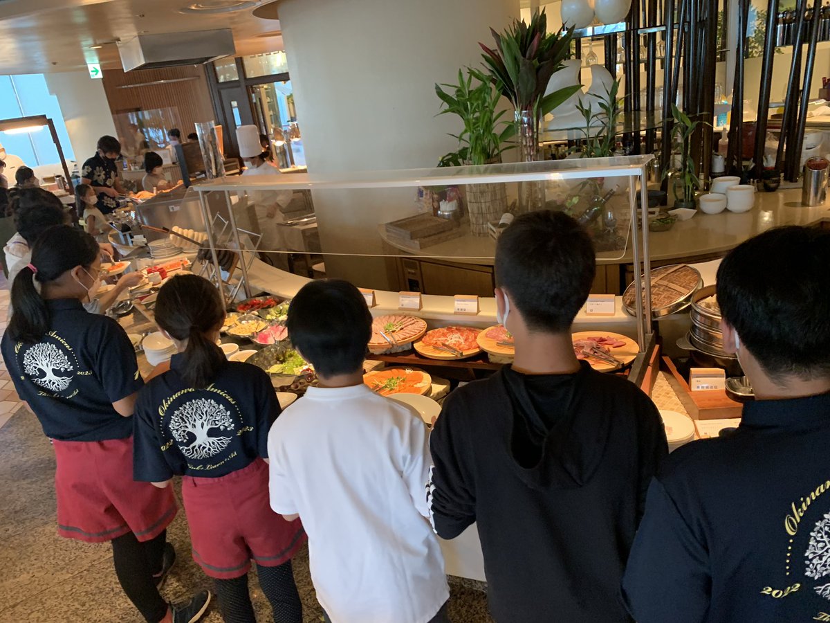 AmicusOkinawa's tweet photo. 5年生宿泊学習2日目
美味しそうな朝食に、朝からみんな嬉しそうです。
G5 Overnight Trip Day2
Having a good breakfast
#沖縄　#沖縄アミークス　#万座ビーチリゾート #anaintercontinental https://t.co/TtUJ79JeAU