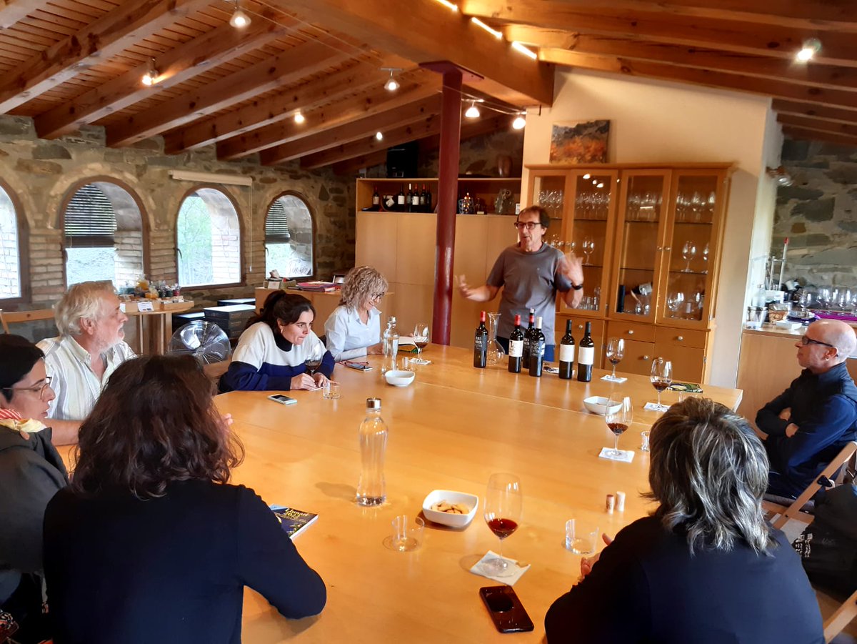 xarxadeparcs's tweet photo. Avui, després de dos anys, tornem a fer una reunió presencial del Grup de treball #CETSCat, que aplega 14 espais de #xarxadeparcs i @parcscat acreditats amb la #CETS. Turisme sostenible compromès amb la natura, avui al Parc Natural del Montsant. Amb molts projectes pel davant! https://t.co/FBJIlCComD