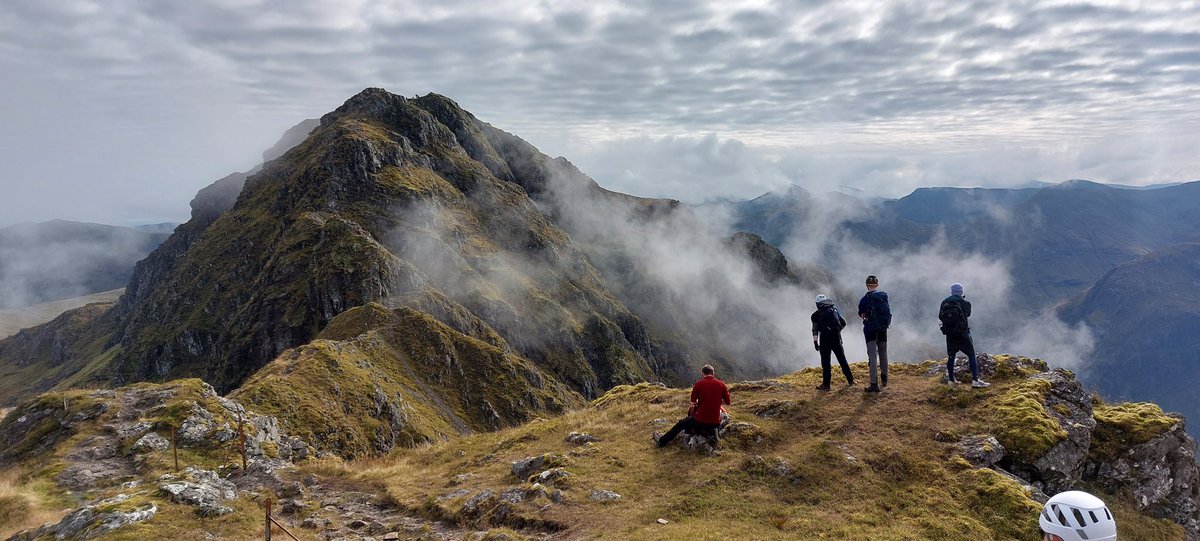 FindTime4Xrcise's tweet photo. Made the most of the weather window today before it slams shut tomorrow.
Today's exercise &amp; entertainment was a traverse of the Aonach Eagach ridge above Glencoe. Stunning. 
#ScottishMountains 
#ExerciseEveryDay 
#ExerciseStreak 
#FindTimeForExercise https://t.co/6ZVysgQ7i0