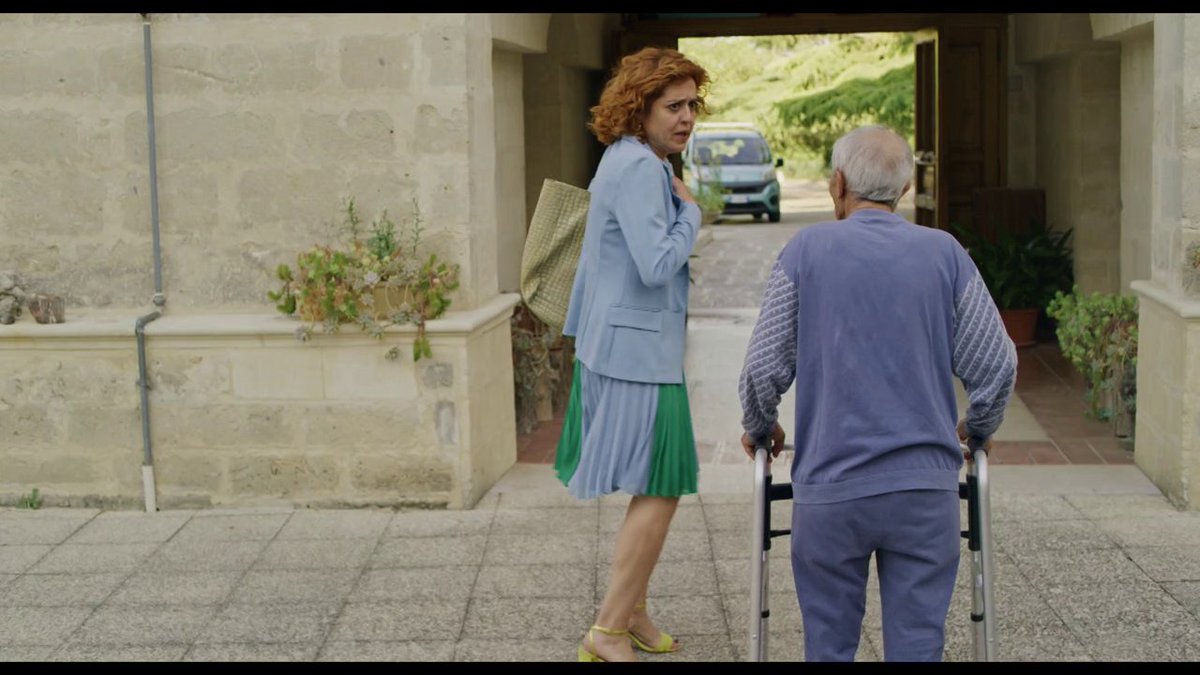 Baccotvnews's tweet photo. Morto dopo questa scena🤣🤣🤣Amo Vanessa Scalera❤ #ImmaTataranni2 #ImmaTataranni https://t.co/VHM2MC9Lsu