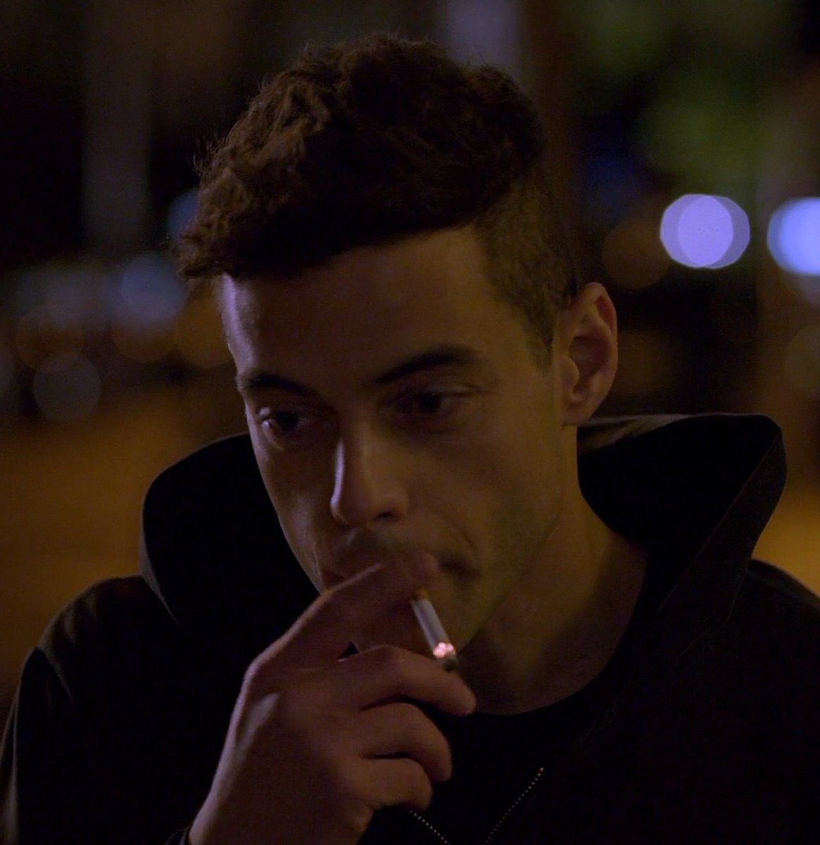 giulia__fio's tweet photo. Mi sento così 🚬 https://t.co/hydWcSXM6u
