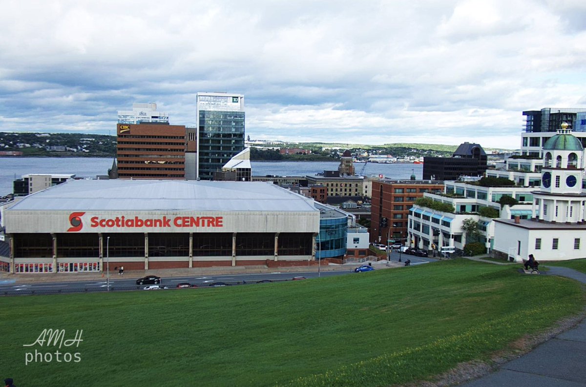 AMHPhotos2018's tweet photo. Can’t wait for another hockey season to start this weekend 🏒 I think my favourite scene in the city is the Scotiabank Arena and the Town Clock 

#discoverhalifax #citadelhill #scotiabankcentre #tbt #visitnovascotia #hockeylover #halifaxphotographer #amhphotos 09.04.21 https://t.co/x6RhBGofzi