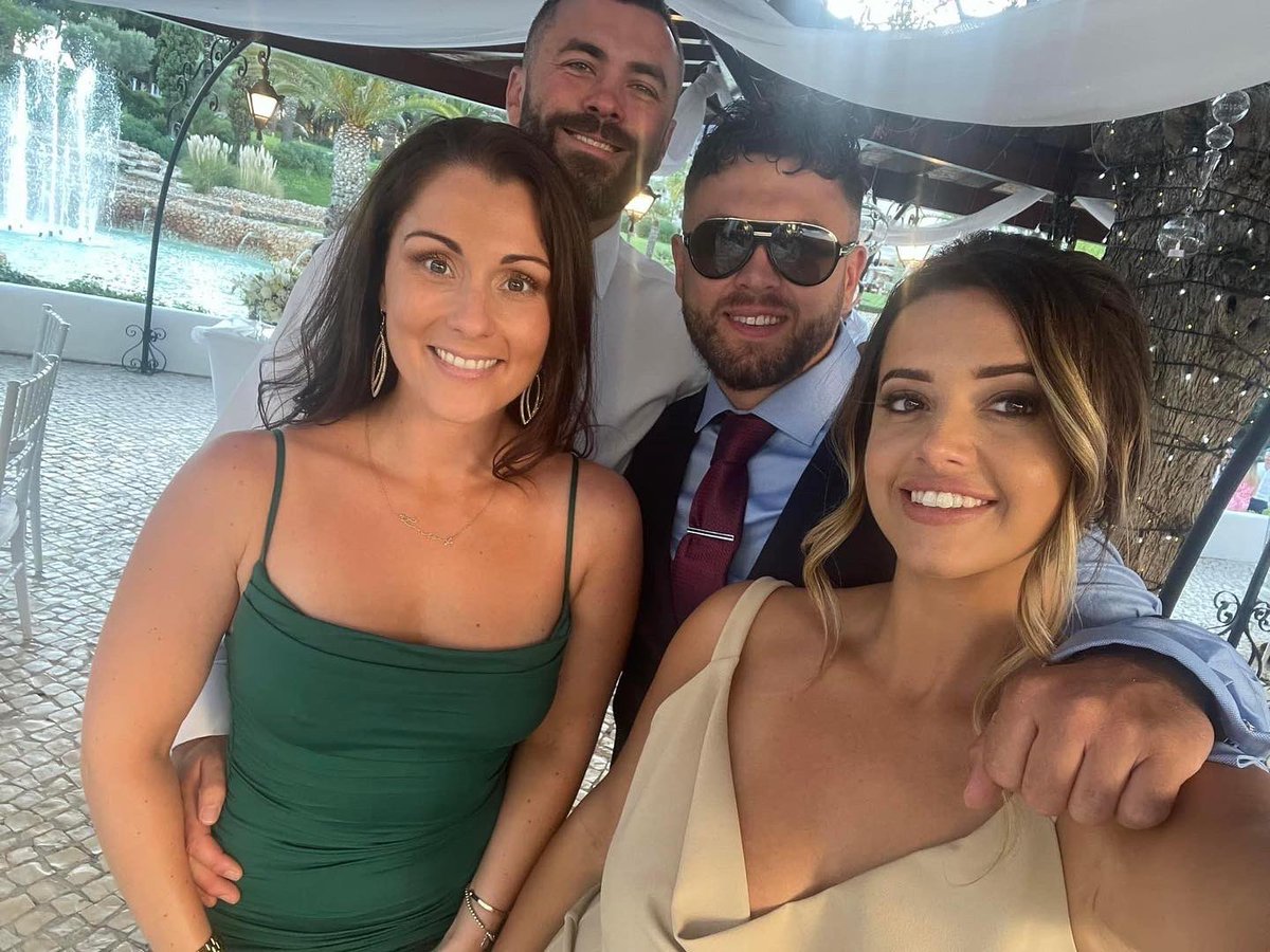 Linzi_Clayton's tweet photo. #BatemanWedding #Portugal 🇵🇹🥂💜 https://t.co/1nHuZsClGM