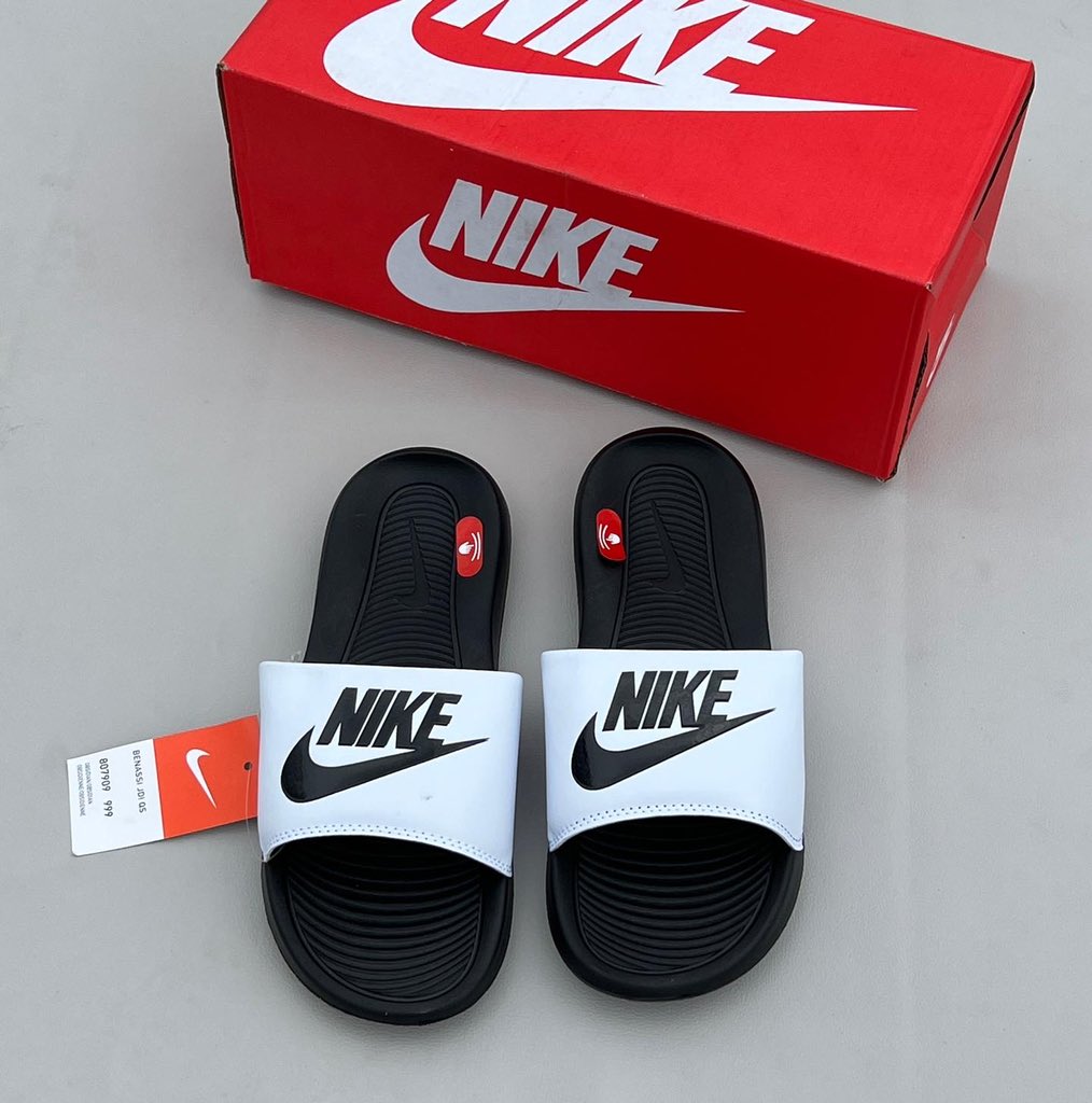 RealGuYGuYTinZ's tweet photo. Authentic slides selling
Available in sizes 40 - 45 available
—————————————————
Ghc200
💵 Pay on delivery
📦 Delivery is at a fee
—————————————————
@guy_guy_tinz, most reliable and safe online clothing outlet 😉
#accraghana🇬🇭 #accrafashion #accrafashionweek #ghfashion https://t.co/9RrLd0utBh