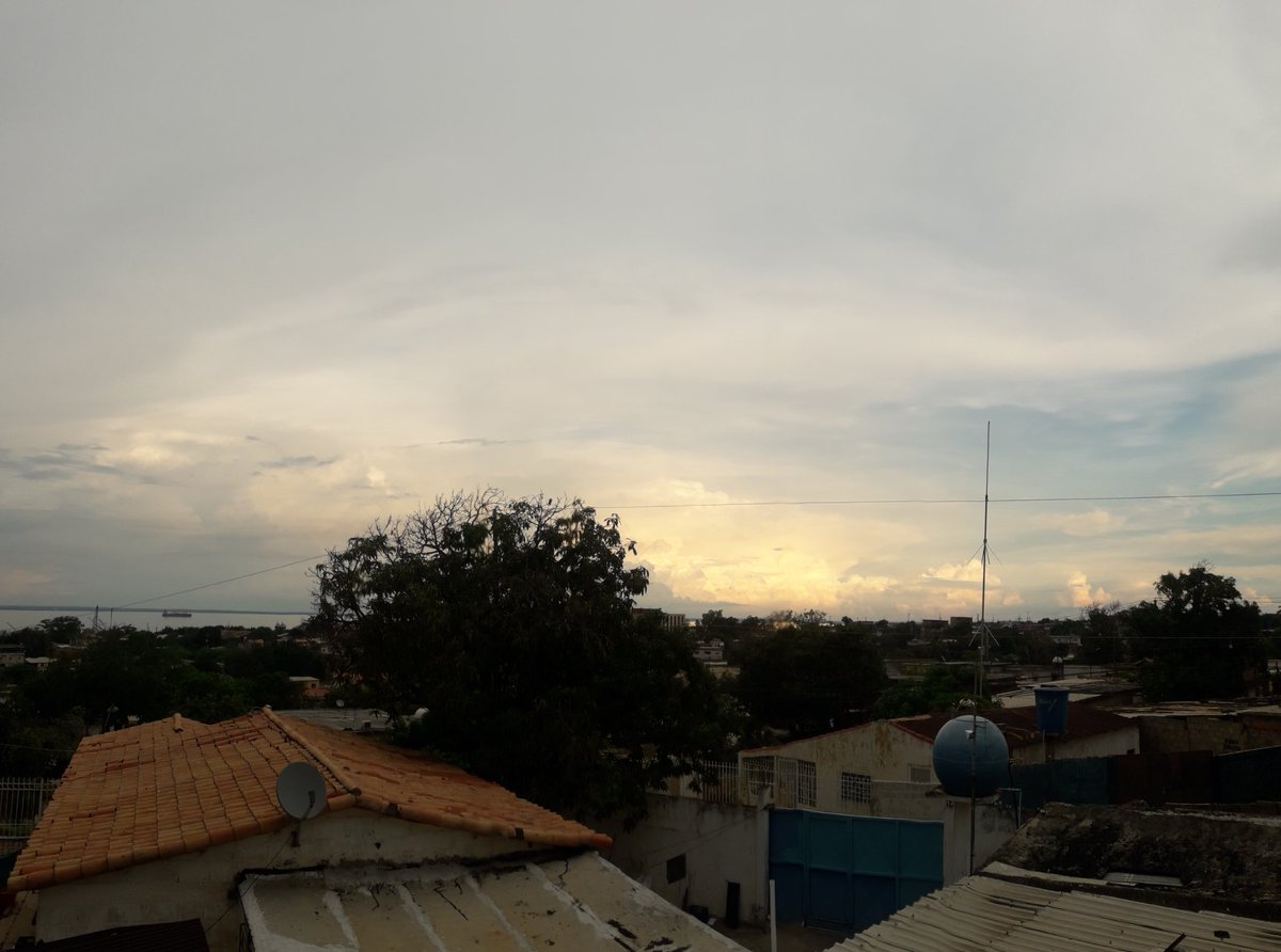 MeteoZulia's tweet photo. Vista de las tormentas desde #Maracaibo #29Sep2022 1800 HLV
#Storm #StormHours #StormLovers #Clouds #CloudsLovers #SunSet #SunriseLovers #Rain #RainLovers https://t.co/oQtmMyb2Tj