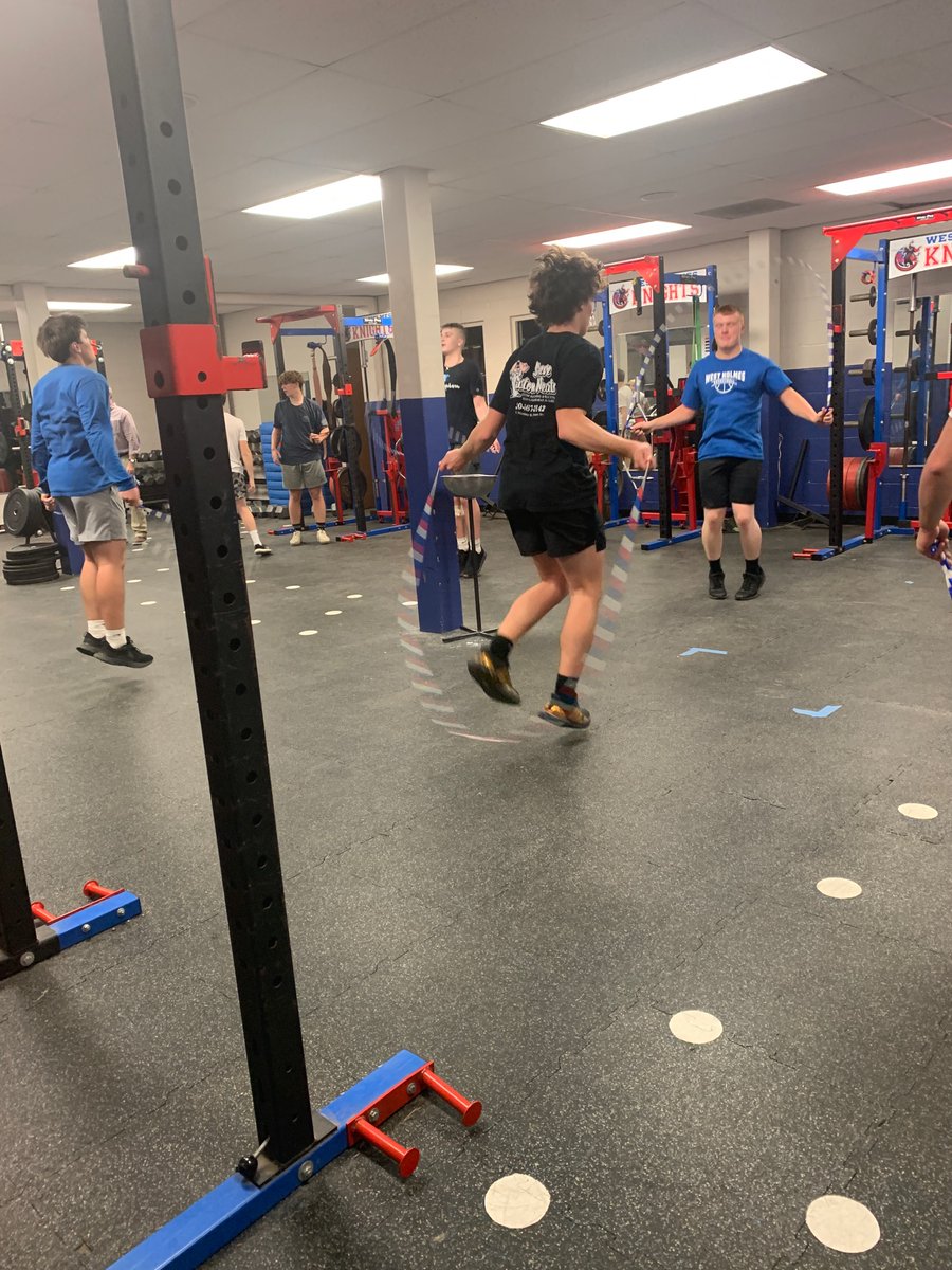 boys_holmes's tweet photo. Love the work we're putting in right now in the off season! No one will out work us! #WereBetterTogether #Thosewhostay https://t.co/vOlkB5RtPf