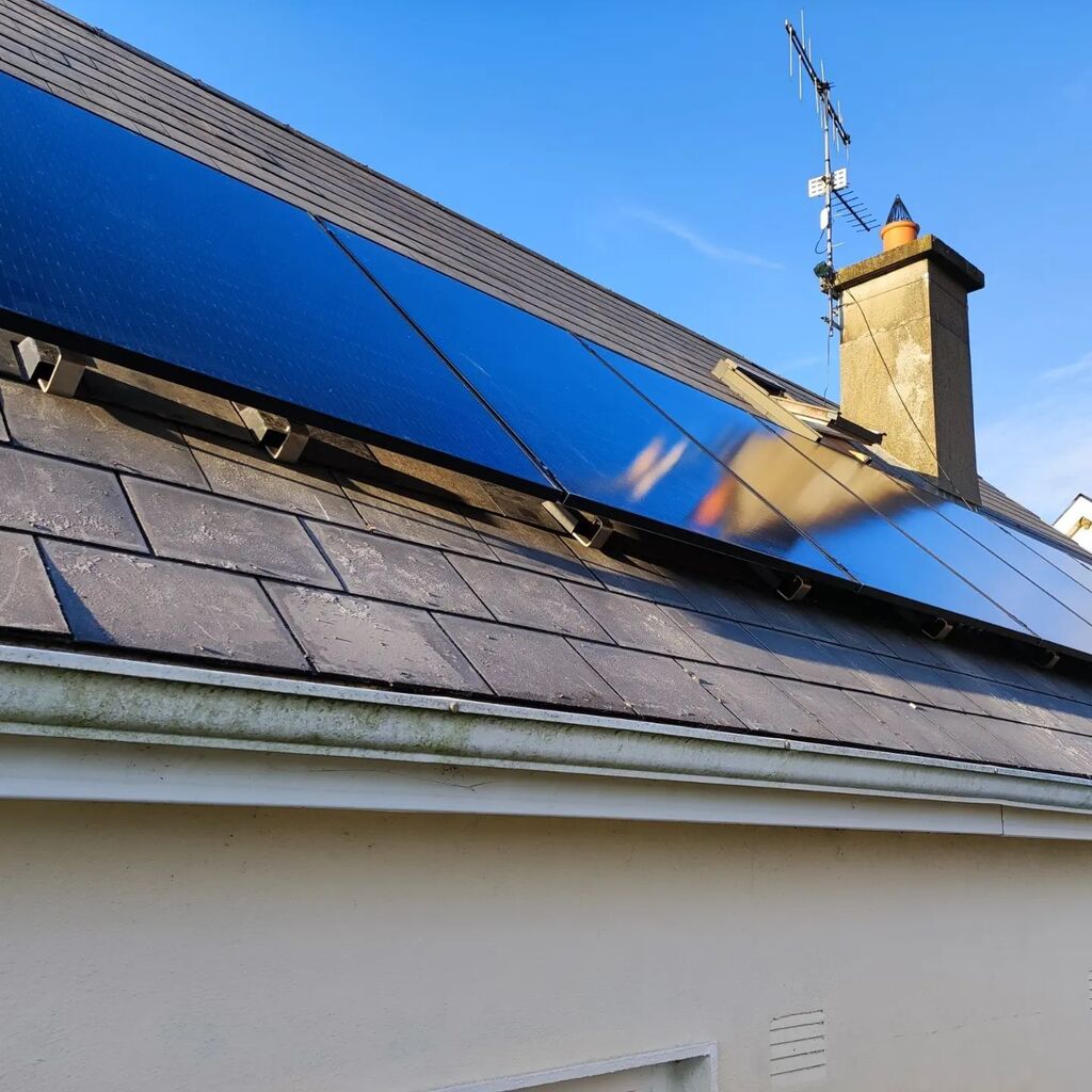 We've always tried to limit our impact on the environment at Croan Cottages and were ahead of the curve in most initiatives from recycling to sourcing renewable power. 
Well now we're even generating our own clean electricity! We've installed Solar Panel… instagr.am/p/CjG1IFZsqnA/