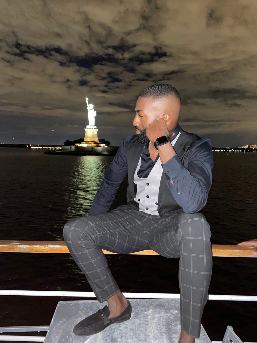 Boooooy we had a time last night. S/O to <a href="/ColumbiaMed/">Columbia Medicine</a> for putting mandem on a boat.🩺⛴

#BlackMenInMedicine