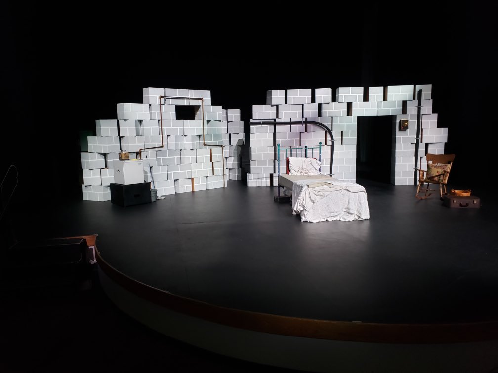 APublicFit's tweet photo. Look at our set! Wait till you see the rest tomorrow night!
🤰 Keely and Du
TOMORROW ✨
Clark County Library
1401 E. Flamingo Rd
#APfKeelyandDu
#apublicfit #lasvegastheatre #behindthebuzz #maketheatrehappen #mydtLV #eatmoreartvegas #keeptheatrealive #APfOnward #apf https://t.co/TMmFwCd79p