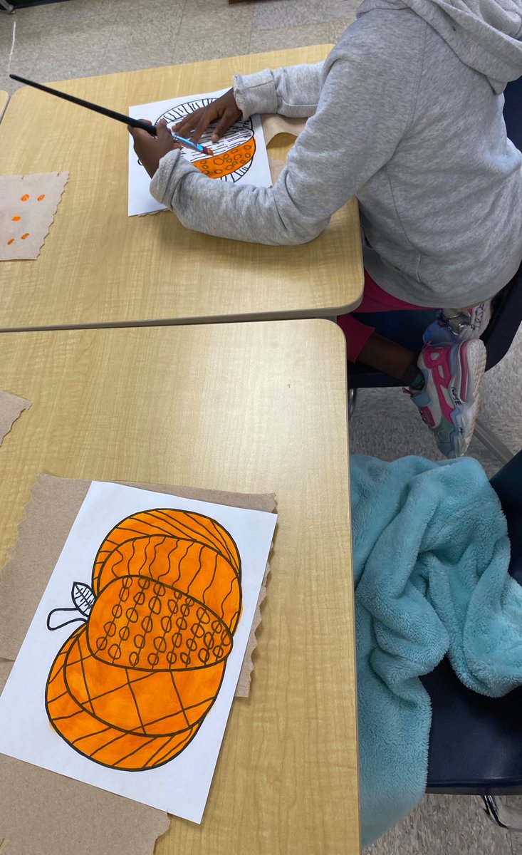 mrssirey's tweet photo. Grade 3/4 students have been exploring two elements of design, line and contrast. Our pumpkins are turning out amazing! We can’t wait to put them up in the hall to show them off to the rest of the school! 🎃🍂 https://t.co/8sI8zK1roA