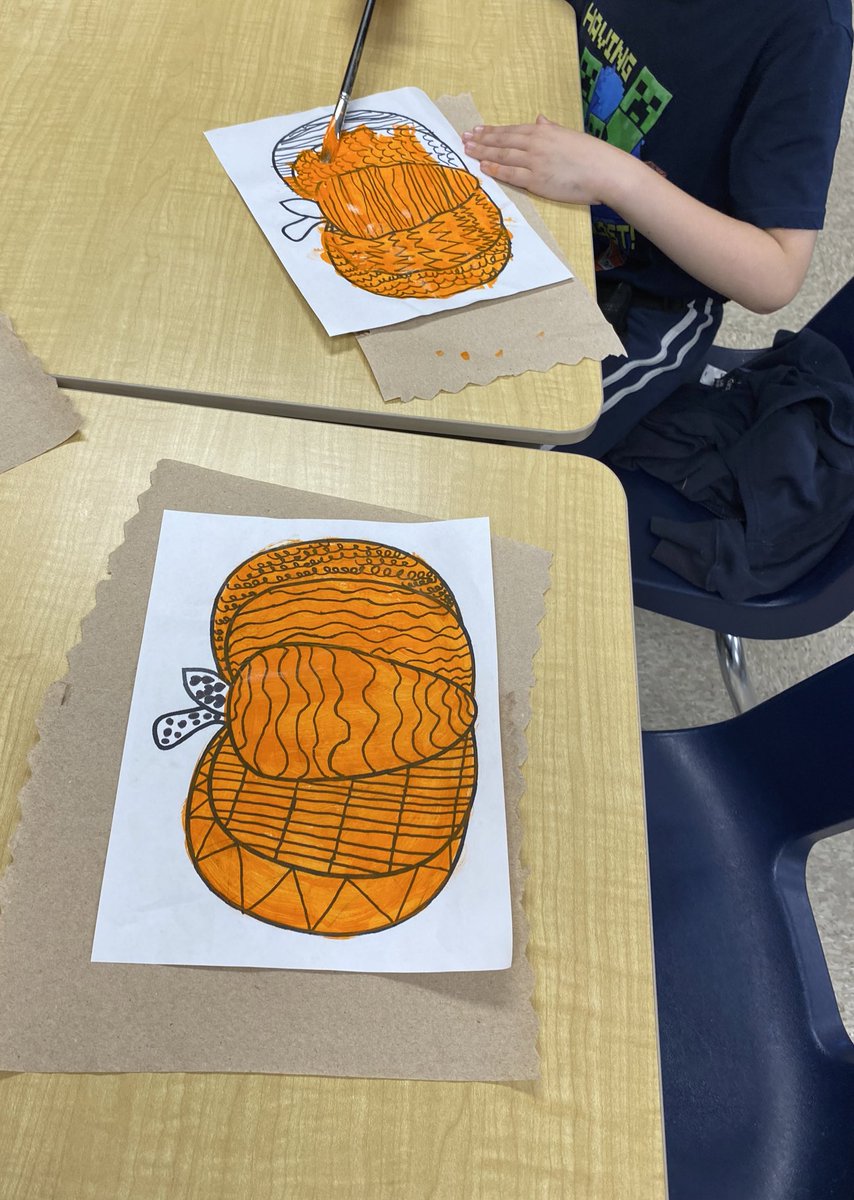 mrssirey's tweet photo. Grade 3/4 students have been exploring two elements of design, line and contrast. Our pumpkins are turning out amazing! We can’t wait to put them up in the hall to show them off to the rest of the school! 🎃🍂 https://t.co/8sI8zK1roA