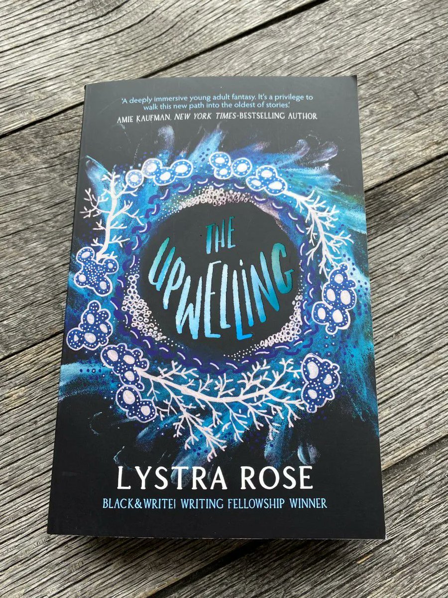 GG's been reading The Upwelling by Indigenous author Lystra Rose. A timeslip fantasy about growing up, learning self-belief and finding where you belong. Classified as YA, confident middle grade readers should enjoy this one too.

Review on our blog:
buff.ly/3wkCsN3