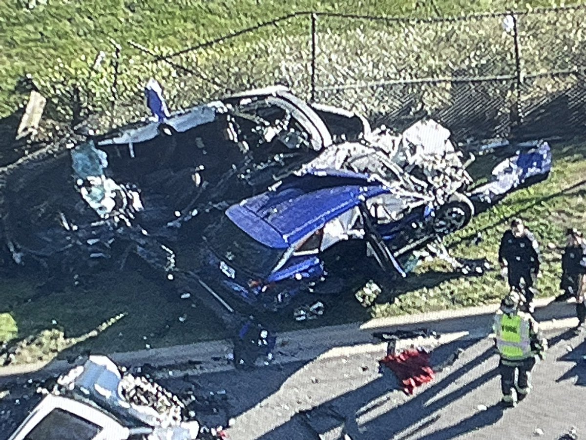 KrisHabermehl's tweet image. Fire/EMS on scene in Western Springs as wreckage sits where it came to rest after a major crash on Ogden Avenue. Ogden is closed between Franklin &amp;amp; Gilbert, east of Wolf Road and will be through the evening. Details as they emerge at cbsnews.com/chicago/live