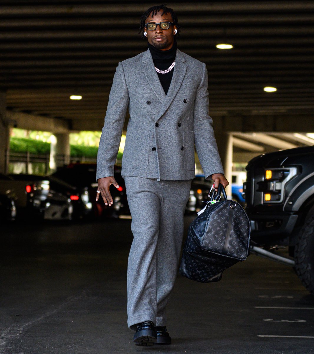 Bengals's tweet photo. Dressed to impress. 

@EliApple | #RuleTheJungle https://t.co/jSXWA1ezs8