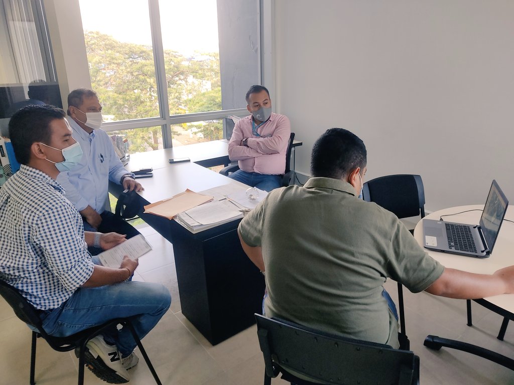 GobMpalCastilla's tweet photo. #AEstaHora | En las Oficinas de Cormacarena, La Administración Municipal en cabeza del alcalde Fernando Amézquita y en compañía al Dpto Adm de Infraestructura, realizan evaluación de la determinante Ambiental del proyecto centro de Desarrollo Infantil de Castilla La Nueva. https://t.co/o9CGDWYtb1