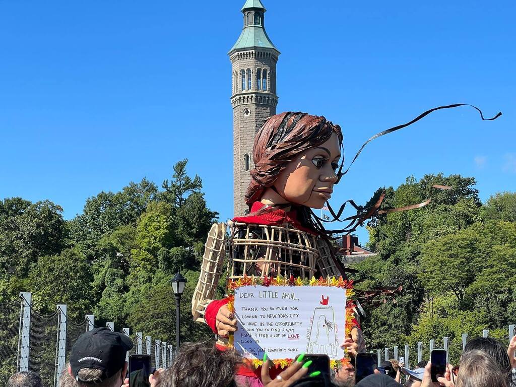 WheresAspen's tweet photo. #Welcome #LittleAmalWalksNYC 🤩

#latergram of a glorious day for #art &amp; for #humanity, really! https://t.co/m47U5sfrSv https://t.co/wzov8v8OBi