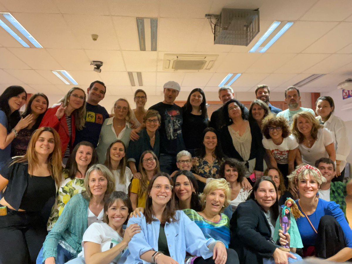 Segundo día en Barcelona, rodeada de personas excepcionales, entusiastas y apasionadas. Aprendiendo y diafrutando. Gracias <a href="/CatedraNEUROEDU/">Cátedra de Neuroeducación UB - EDU1st</a>
<a href="/DavidBueno33/">David Bueno i Torrens</a>
<a href="/Aforesm/">Anna Forés</a> 
<a href="/jesuscguillen/">Jesús C. Guillén</a>