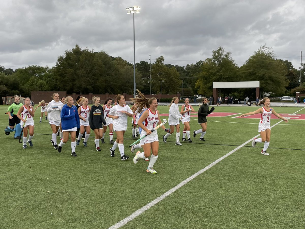 ChrisGarran's tweet photo. Cape Henry Field Hockey captures the BIG win over Trinity Episcopal! Great job ladies! https://t.co/SjPofxXkUo