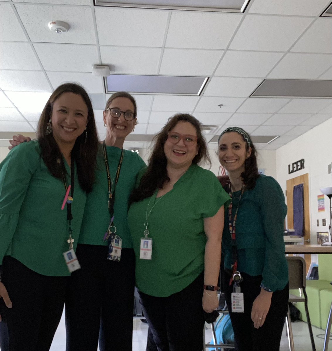 SenoraKeeton's tweet photo. Quadruplet day! @RBMS_Official #worldlanguagedepartment https://t.co/I72XxSXaQN