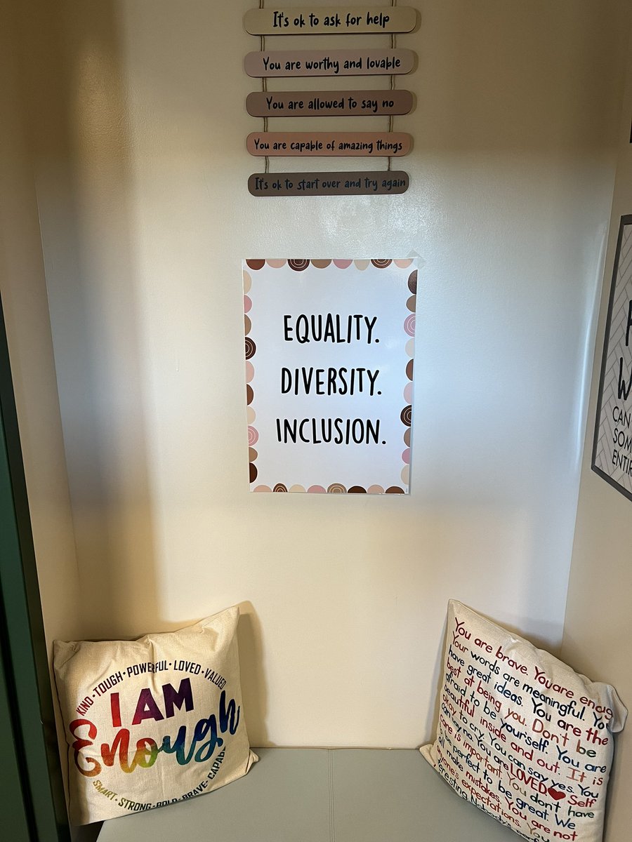 Russ_Lieberman's tweet photo. Visited @ArtsOff3rd today and met with Principal Nastasi and Rockstar School Counselor Marisa Fresneda! Check out her awesome counseling space! #D20strong #ALLmeansALL @20_doe @pretto_david @DOEChancellor @DK_BlackburnNYC @ruxdanika https://t.co/wWAGKsFP8K