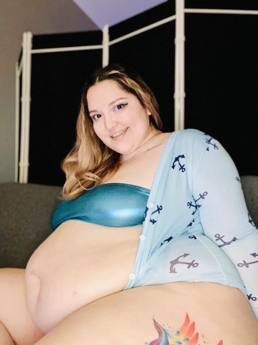 💙FAT FAT FAT 💙 https://t.co/jG05L8W6Wa