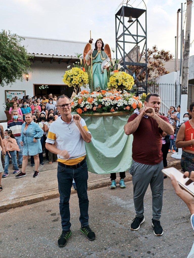 AcevedoNel's tweet photo. Procesión San Rafael Arcángel Patrono de #AtamoSur #Arismendi #29Set https://t.co/3csl0lPt54